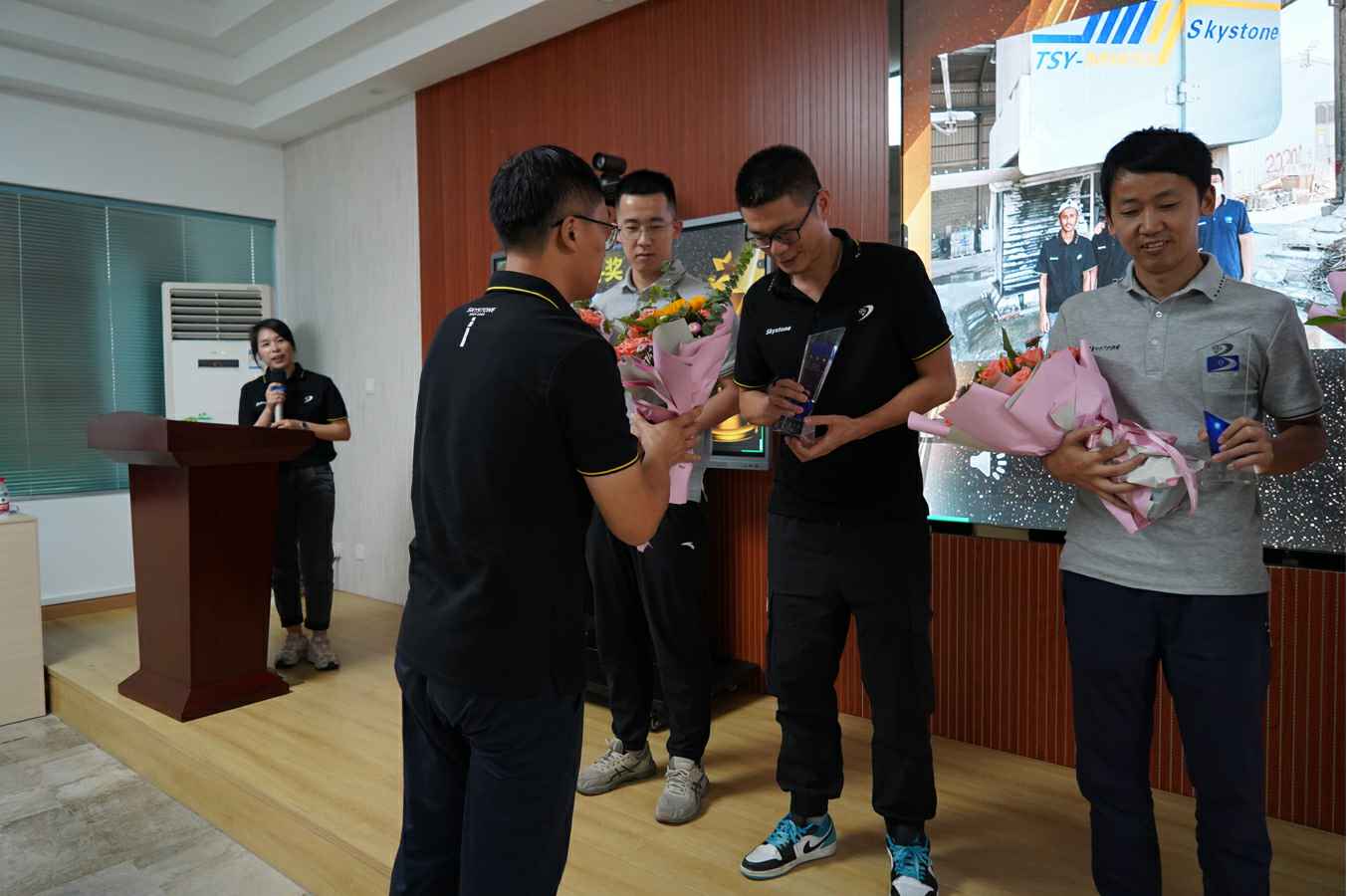 1629335503603340.jpg 1629335503603340.jpg